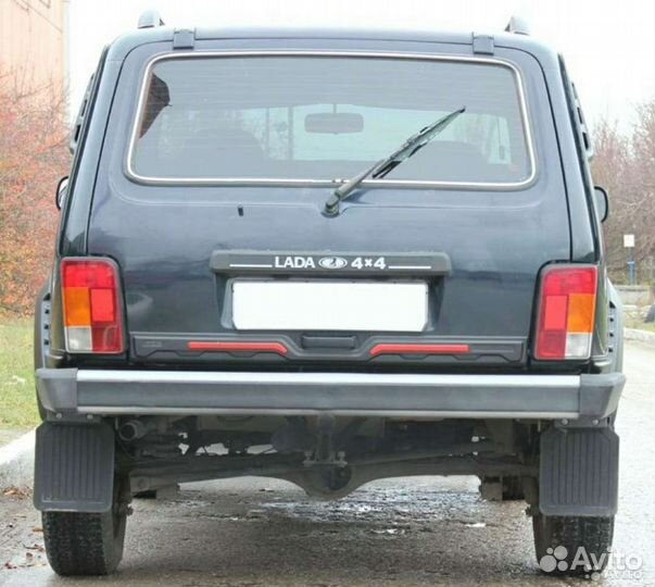 Накладка низ крышки багажника нива