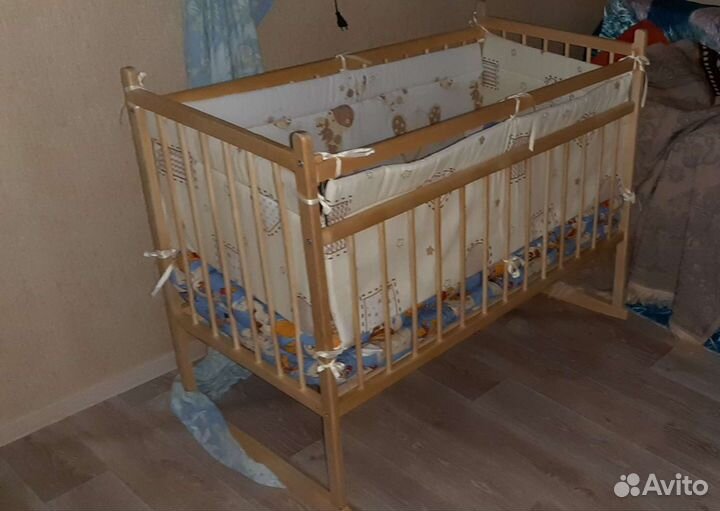 Детская кроватка
