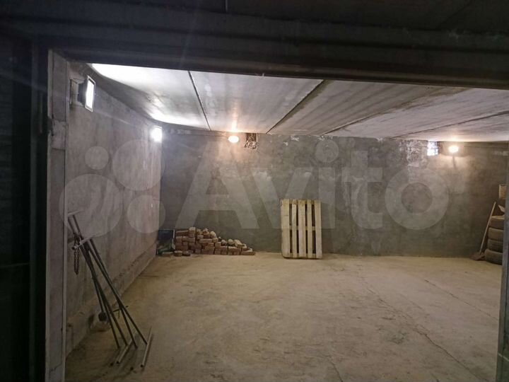 Гараж, > 30 м²