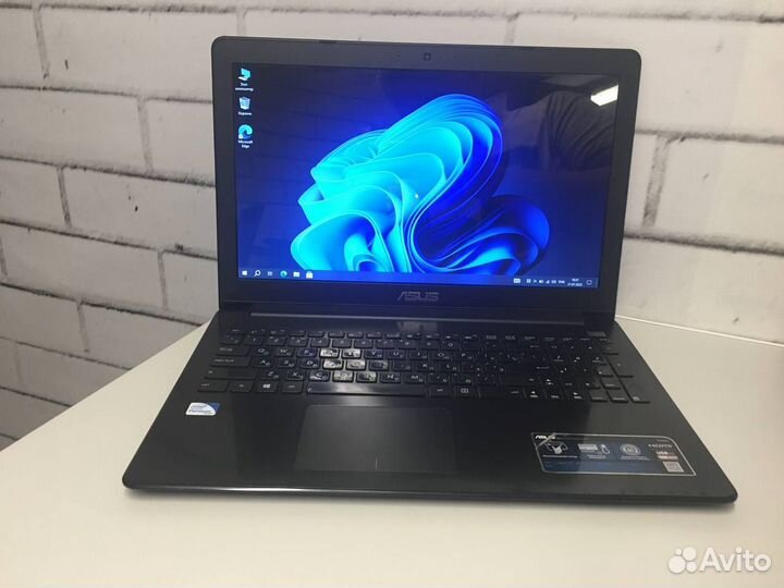 Шустрый ноутбук для учёбы Asus