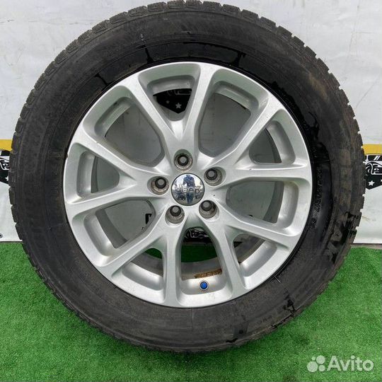 Диск колесный с резиной задний Jeep Cherokee
