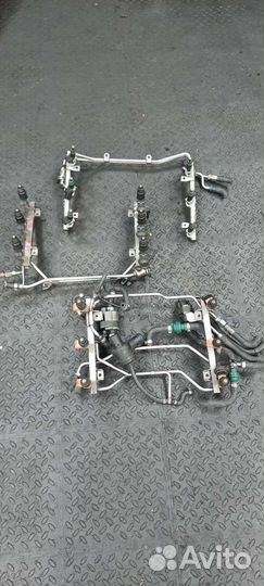 Топливная рампа с форсунками Audi A4 A6 A8 8EC