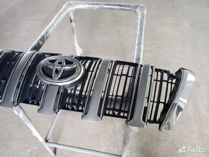 Toyota LC Prado 150 Решётка радиатора оригинал