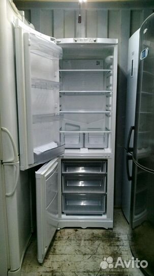 Холодильник б/у Hotpoint-Ariston rmba2185.04