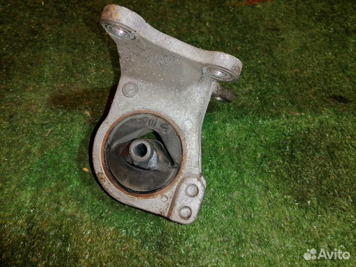 Опора двигателя (подушка двс) левая MR272744 Mitsu