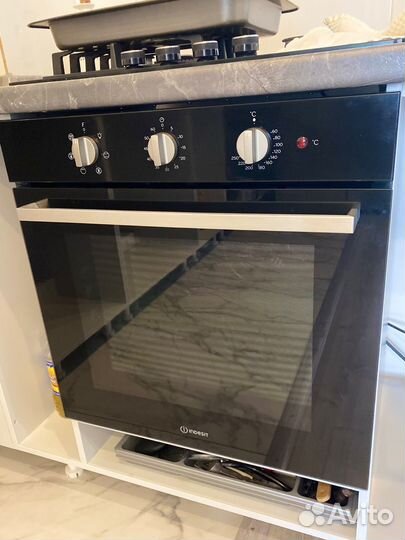 Духовой шкаф