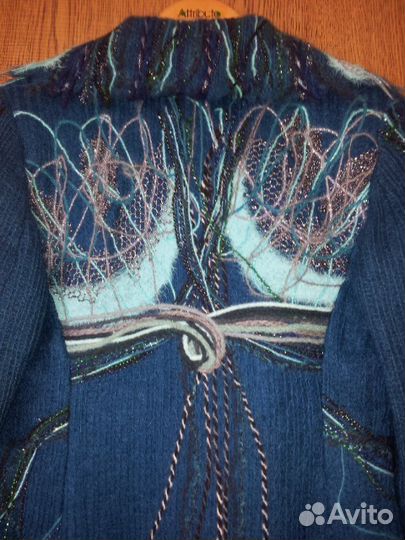 Красивое дизайнерское чистошерстянное пальто