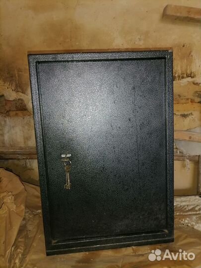 Сейф металлический шкаф