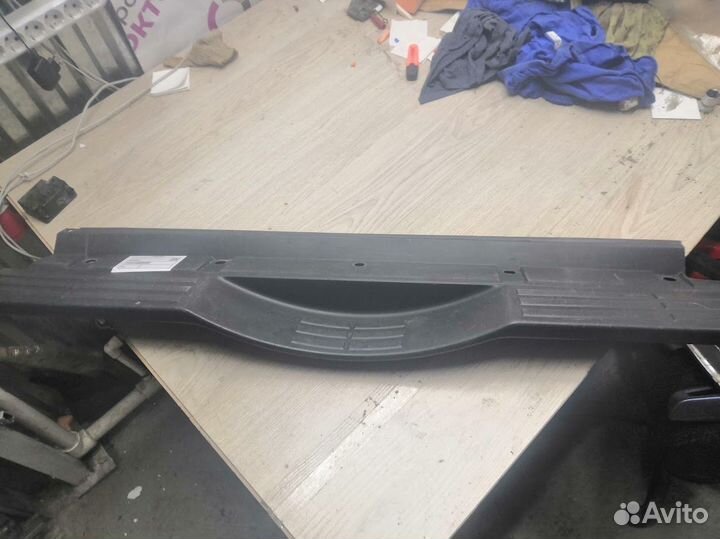 Накладка заднего бампера Mitsubishi Pajero 4