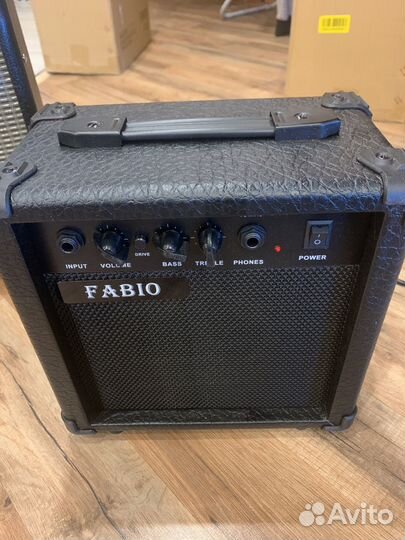 Комбоусилитель 40 вт, 30 вт, 10вт + Электрогитара