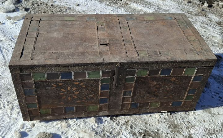 Сундук деревянный старинный