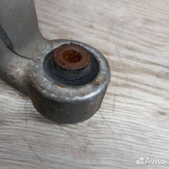 Рычаг задний правый Kia Sorento 2 2012 552401U000