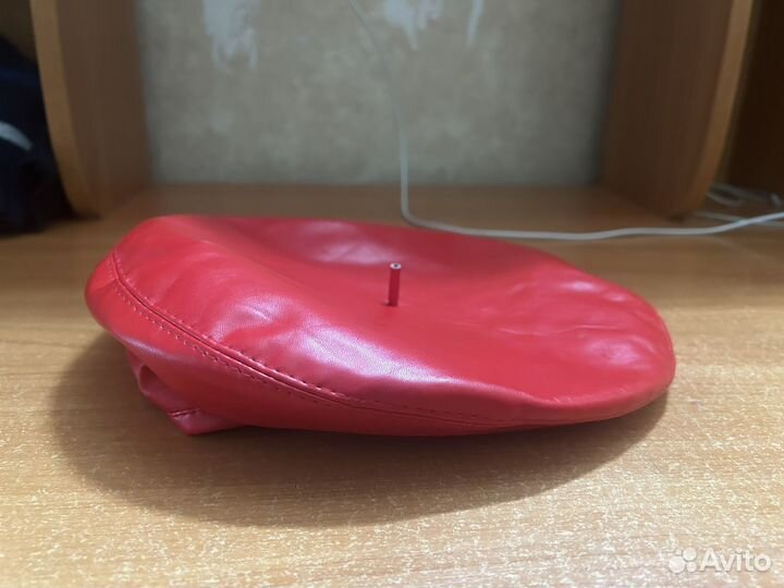 Берет женский кожаный