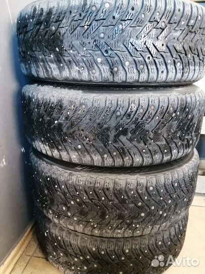 Nokian Tyres Hakkapeliitta 8 205/60 R16