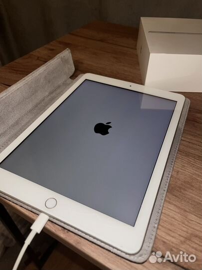 Apple iPad 6 silver 32 gb