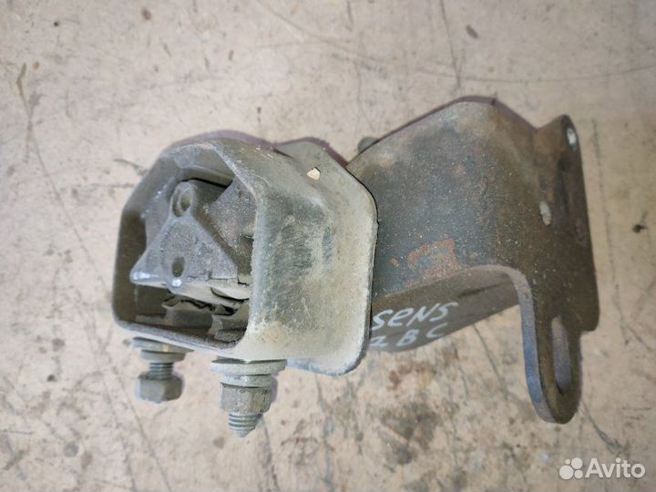 Подушка двигателя правая Заз Сенс T100 1.3 2008