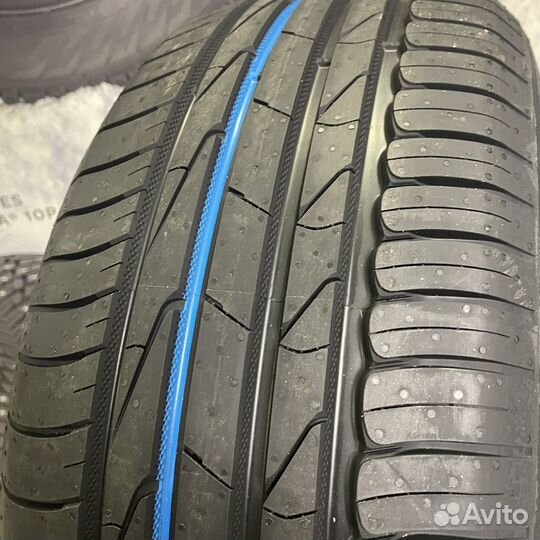 Nokian Tyres Hakka Blue 3 215/45 R16 90V