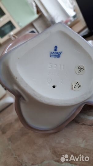 Фарфоровая статуэтка Lladro Испания Дама с зонтом