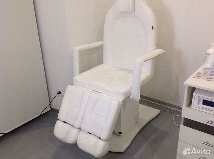 Педикюрное кресло с электроприводами