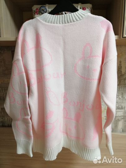 Свитер женский