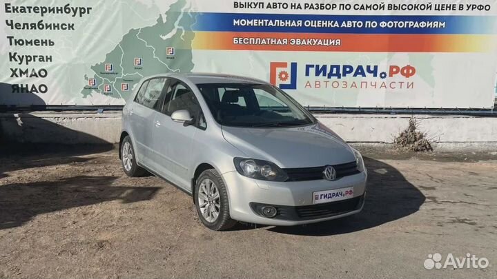 Блок предохранителей салонный Volkswagen Golf Plus (Mk5) 000937615. Дефект