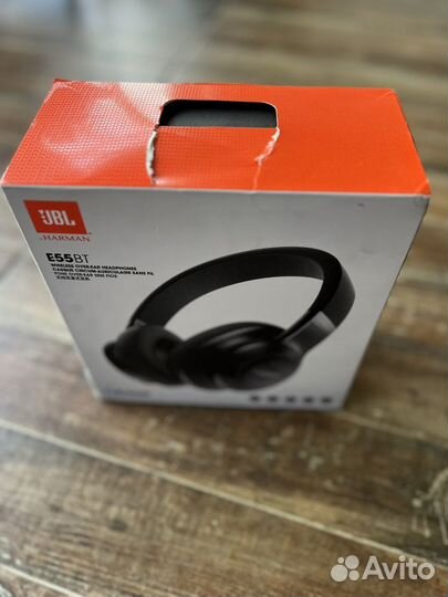 Беспроводные наушники JBL E55BT by harman