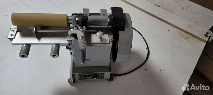 Клеемазательная машина