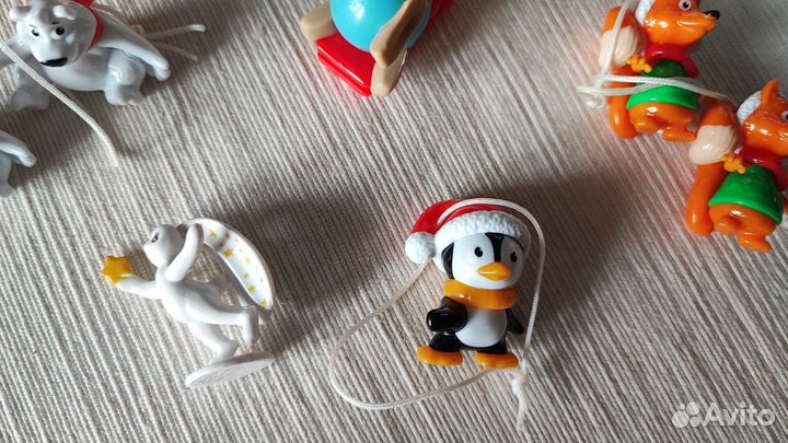 Новогодние киндер сюрпризы 13 шт