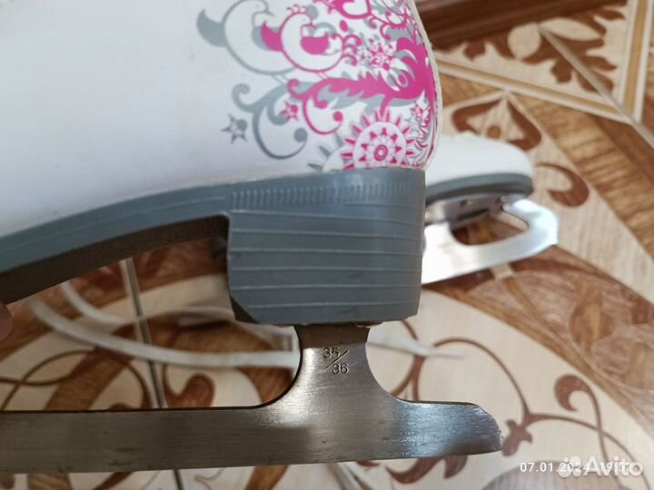 Коньки фигурные 35-36 размер