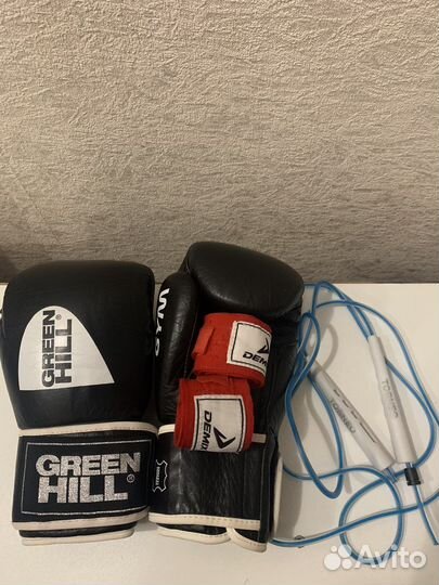 Боксерские перчатки