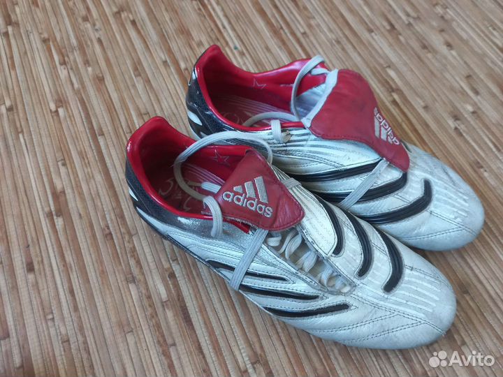 Футбольные бутсы adidas