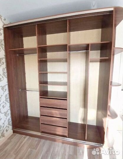 Угловой шкаф купе