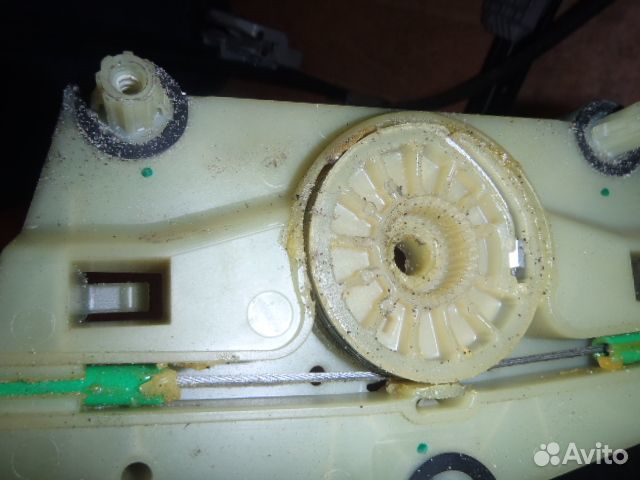 Стеклоподъемник задний правый Q7 (4L)