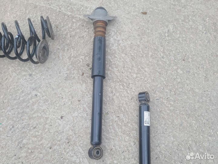 Амортизаторы задние Vw passat в7