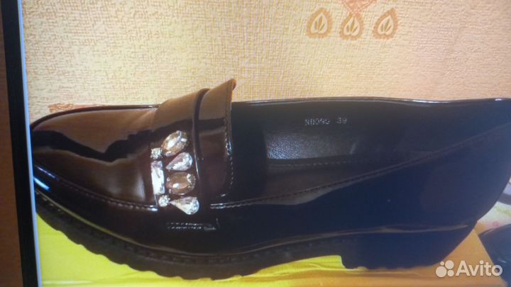 Туфли новые лаковые 39р