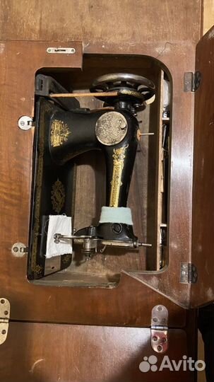 Швейная машина Singer