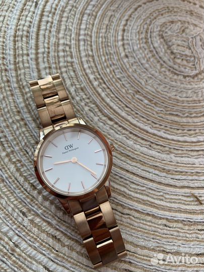 Часы daniel wellington