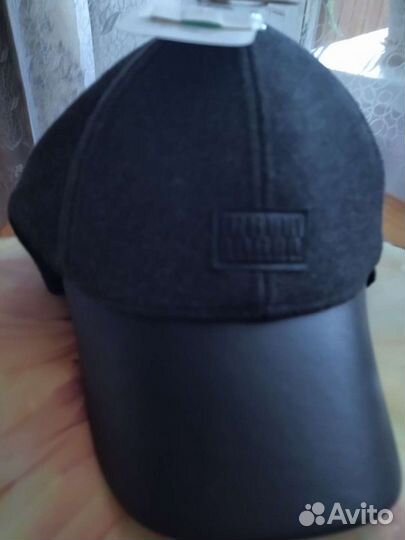 Кепки женские. Новые 2 шт