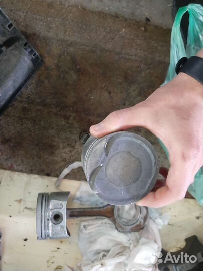 Поршня с шатунами