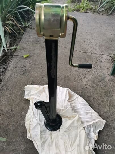 Домкрат от Волги для шиномонтажа