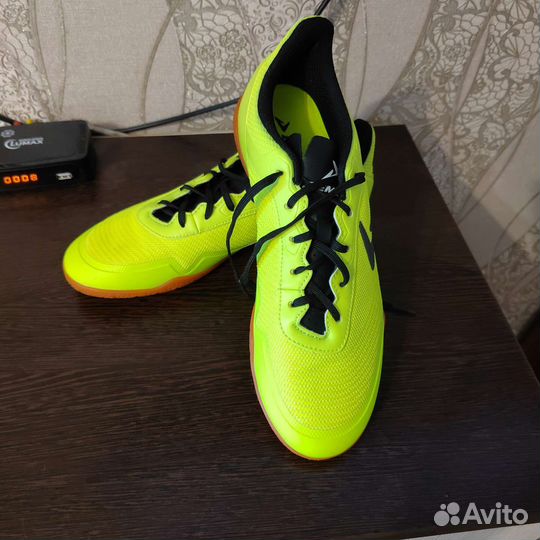 Футбольные бутсы