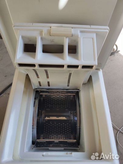 Стиральная машина с вертикальной загрузкой