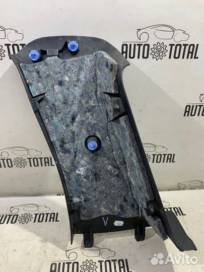 Обшивка стойки левая Nissan Terrano D10 K4MA606