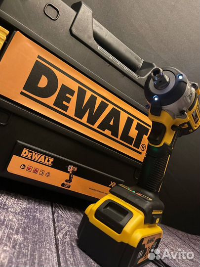 Аккумуляторный гайковерт dewalt