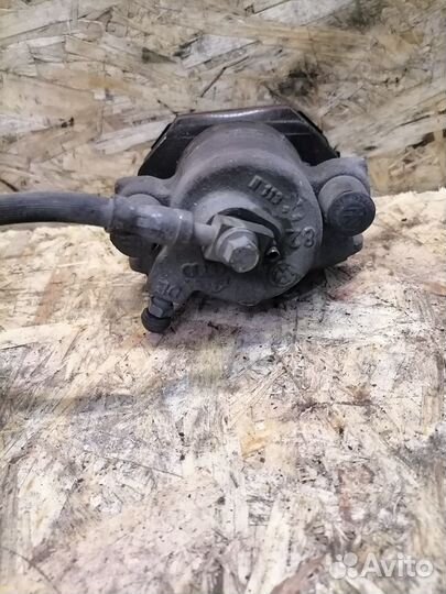 Суппорт передний правый Audi A3 8P