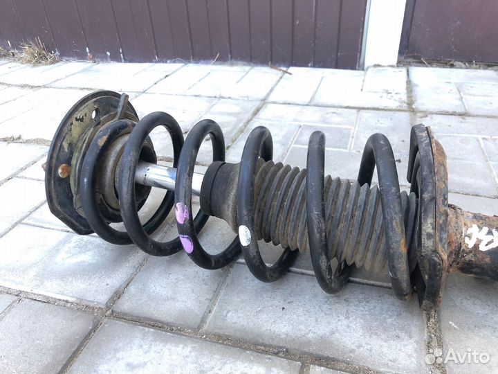 Стойка в сборе передняя левая Chevrolet Captiva