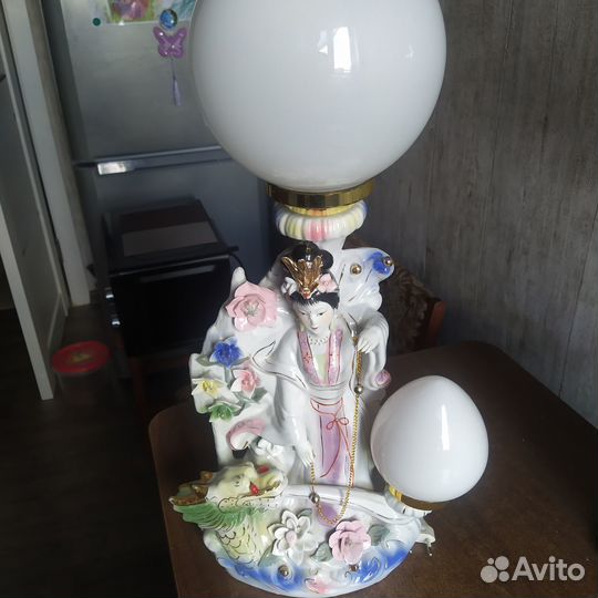 Светильник из китайского фарфора