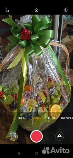 Букет на подарок из конфет фруктов с доставкой