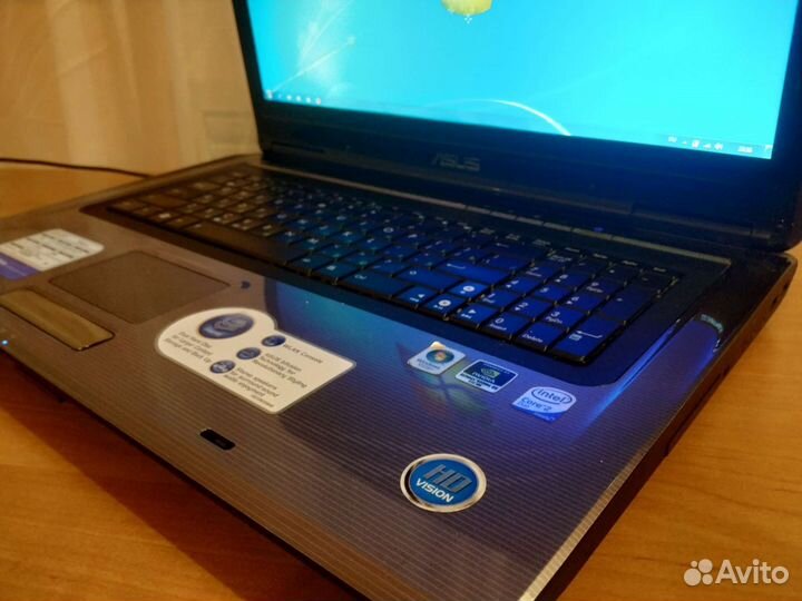 Большой ноутбук Asus