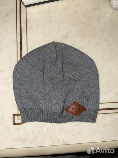 Комбинезон и шапки